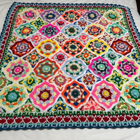 Persian style Flower granny afghan Handmade Crochet blanket 50” x 50” - Picture 5 of 10